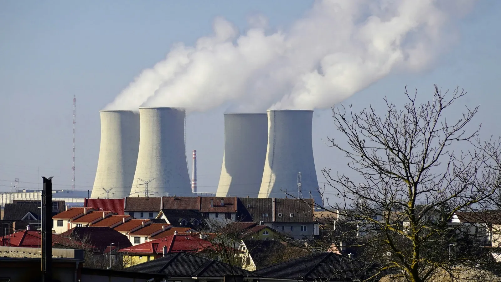 Cooling towers of a nuclear power station releasing steam