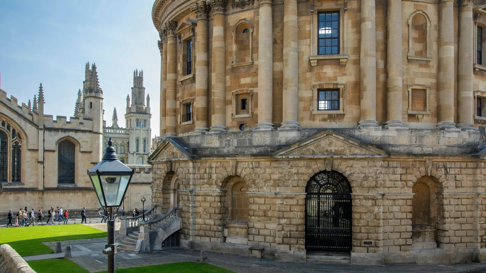 Old stone university buildings in Oxford