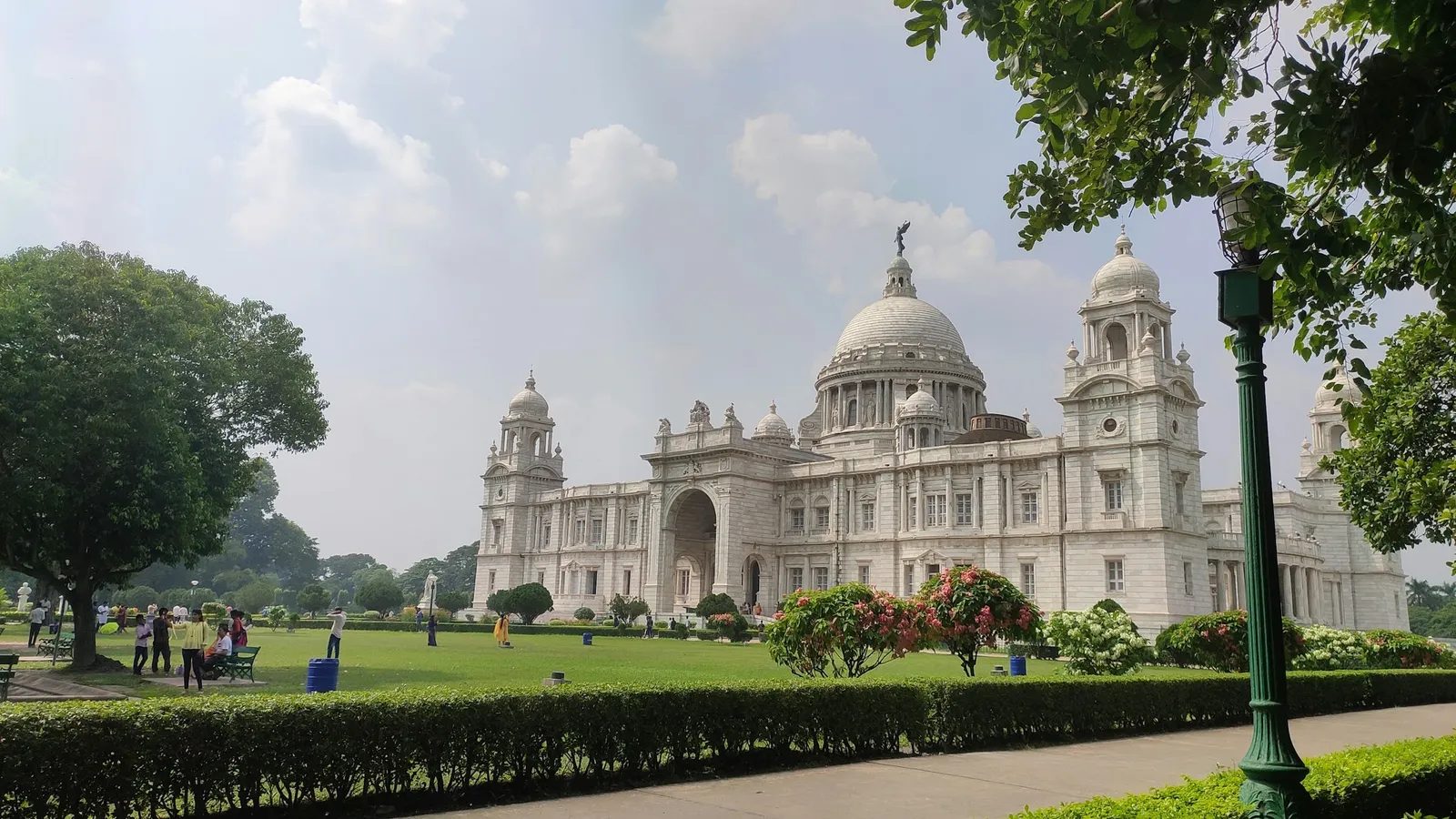 The Victoria Memorial in Kolkata behind its gardens